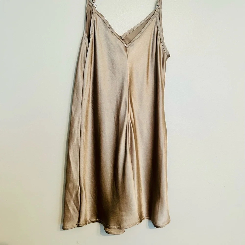 *SOLD* Intimissimi 100% Silk Satin Dust Beige V-Neck Top Lingerie - Picture 9 of 13